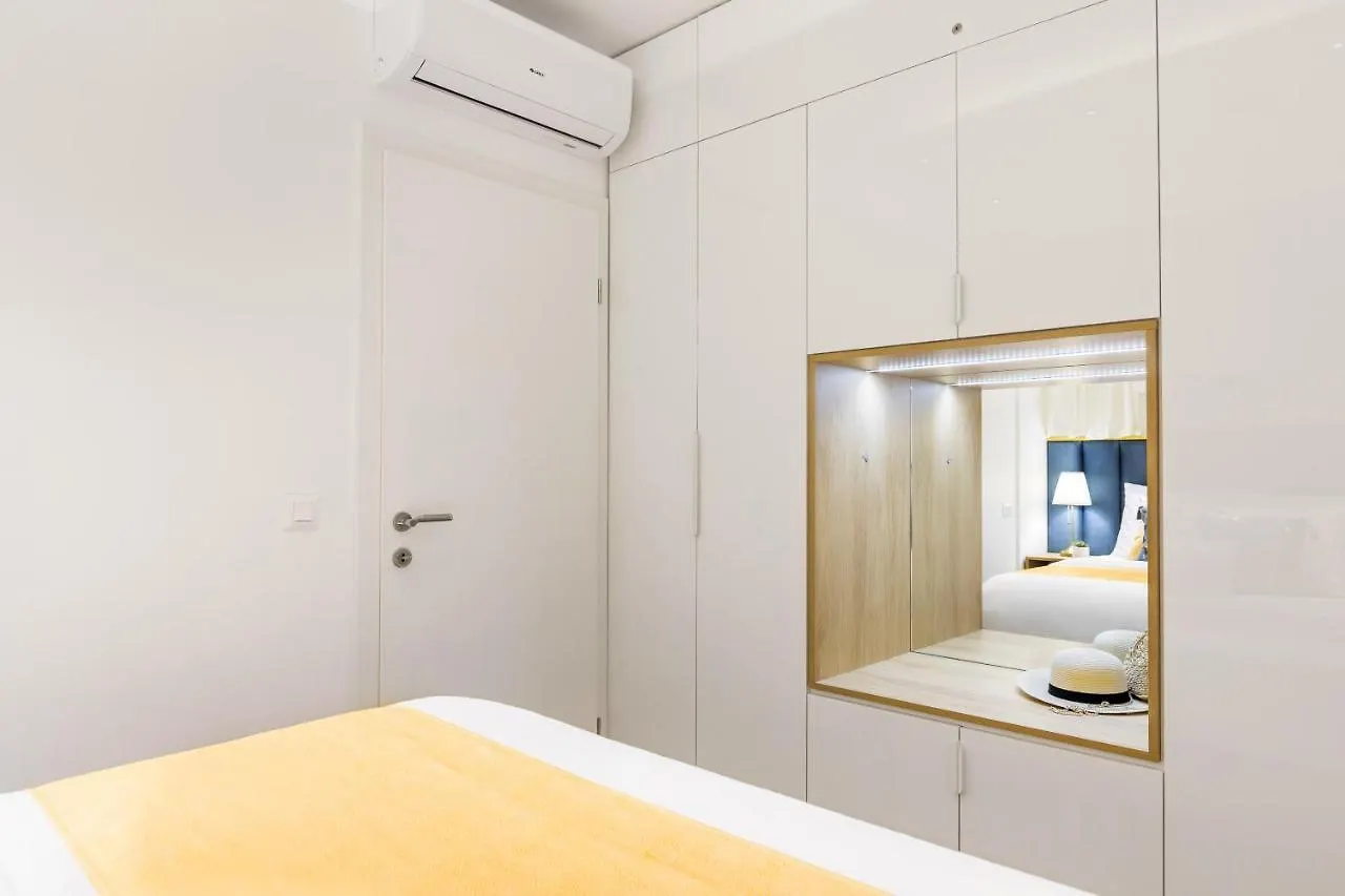 Apartman Exquisite Couples Delight With Free Bikes & Parking