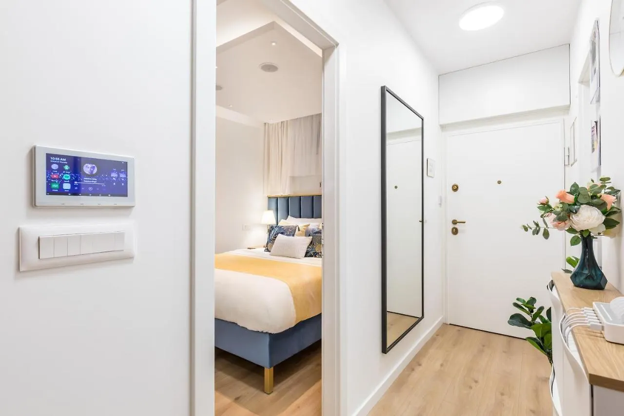 Exquisite Couples Delight With Free Bikes & Parking Apartman