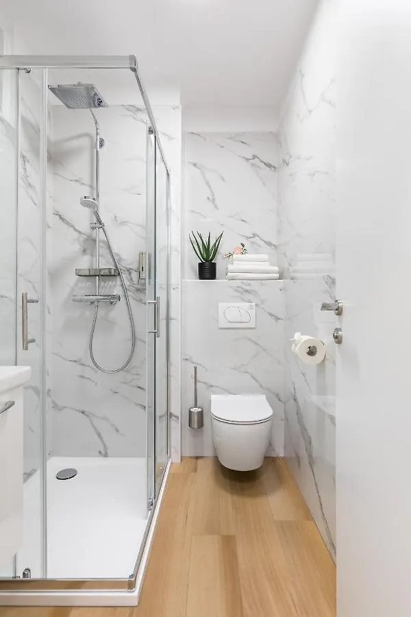 Apartman Exquisite Couples Delight With Free Bikes & Parking